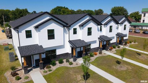 Tiny photo for 1004 S 4TH Street, Clinton, IA 52732 (MLS # QC4266885)