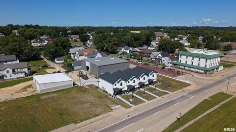 Tiny photo for 1004 S 4TH Street, Clinton, IA 52732 (MLS # QC4266885)