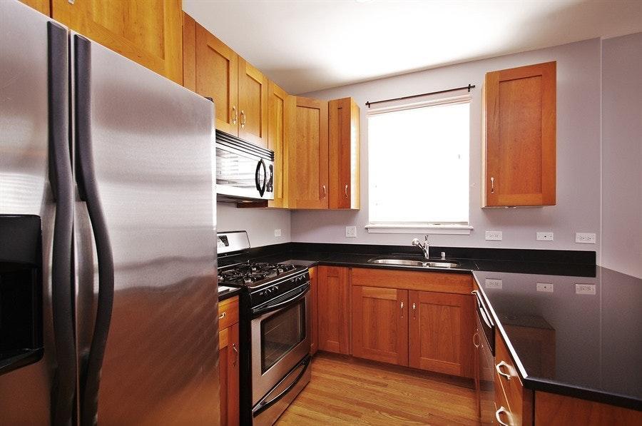 2337 N ALBANY Avenue 2