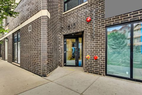 613 N Ogden Avenue 4W Chicago IL 60642
