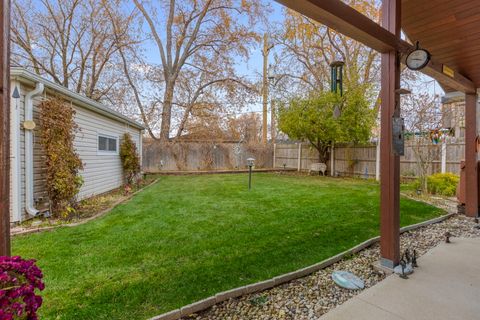 Tiny photo for 470 Oakwood Road, Wauconda, IL 60084 (MLS # 12518875)