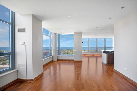 Tiny photo for 1600 S Prairie Avenue #2102, Chicago, IL 60616 (MLS # 12642572)