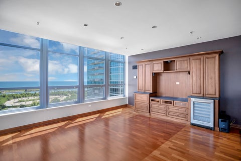 Tiny photo for 1600 S Prairie Avenue #2102, Chicago, IL 60616 (MLS # 12642572)