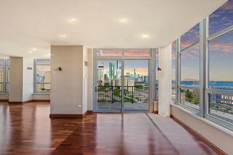 Tiny photo for 1600 S Prairie Avenue #2102, Chicago, IL 60616 (MLS # 12642572)