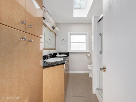 Tiny photo for 417 Naperville Road, Clarendon Hills, IL 60514 (MLS # 12597048)