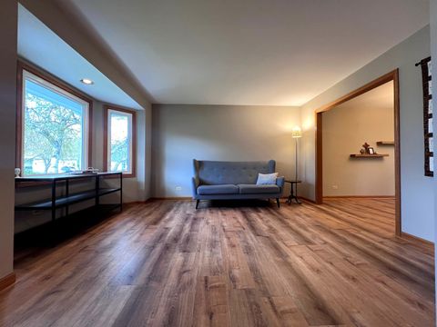 Tiny photo for 340 Greenview Drive, Crystal Lake, IL 60014 (MLS # 12624842)