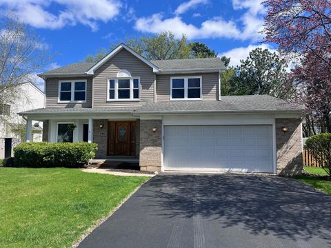 Photo of 340 Greenview Drive, Crystal Lake, IL 60014 (MLS # 12624842)
