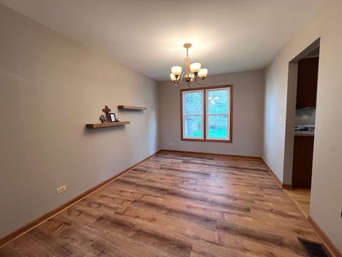 Tiny photo for 340 Greenview Drive, Crystal Lake, IL 60014 (MLS # 12624842)