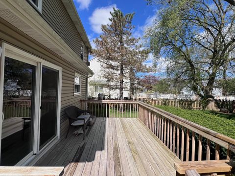 Tiny photo for 340 Greenview Drive, Crystal Lake, IL 60014 (MLS # 12624842)