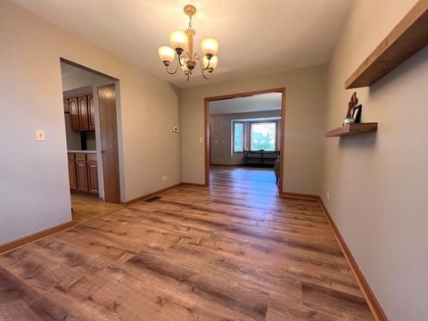 Tiny photo for 340 Greenview Drive, Crystal Lake, IL 60014 (MLS # 12624842)