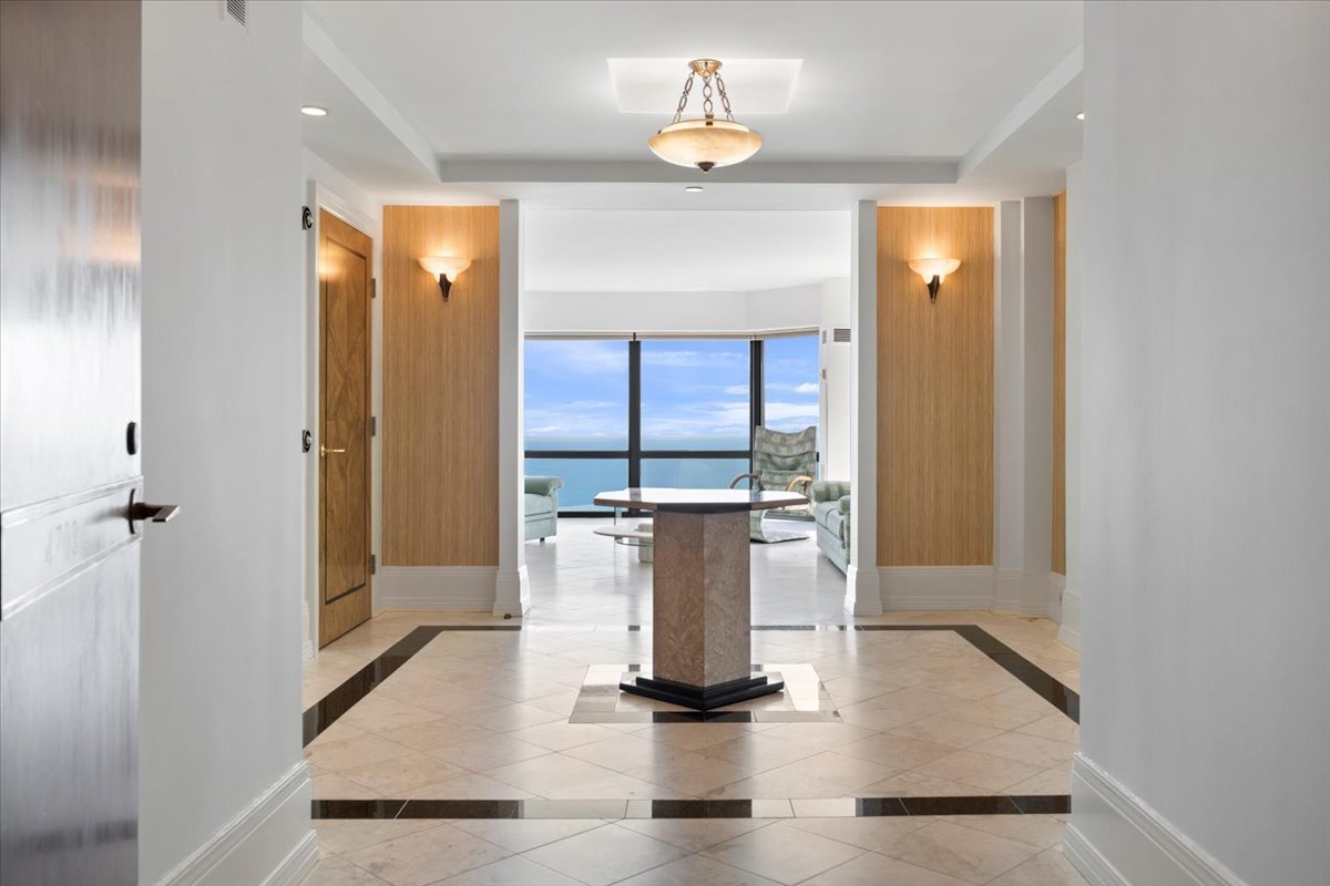 100 E Huron Street 4703