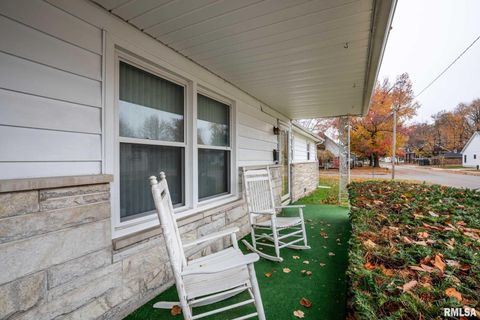 Tiny photo for 620 N 13TH Street, Herrin, IL 62948 (MLS # QC4269611)