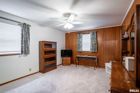 Tiny photo for 620 N 13TH Street, Herrin, IL 62948 (MLS # QC4269611)