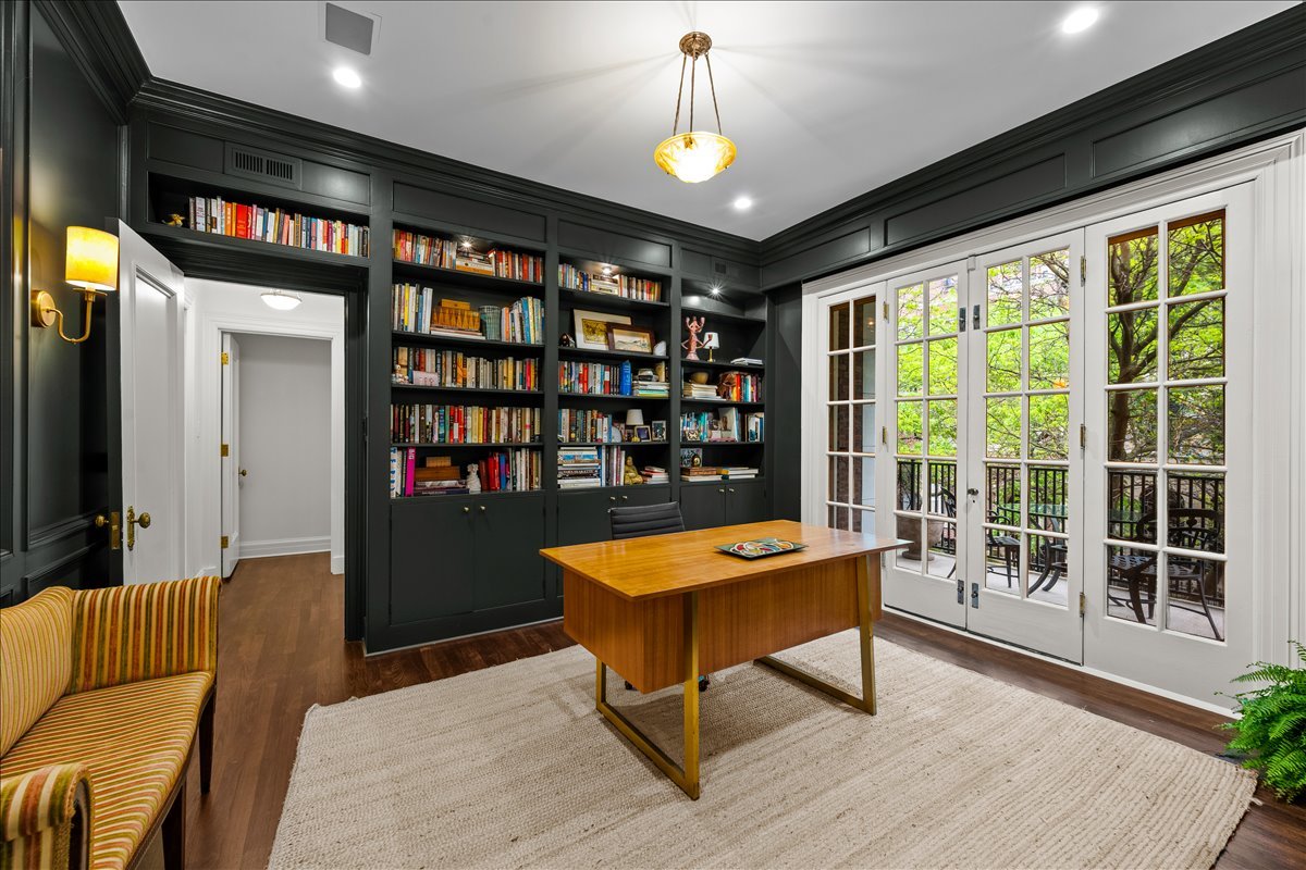 1201 N Astor Street 2W