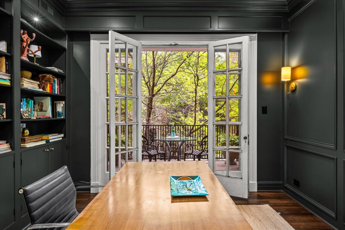 1201 N Astor Street 2W