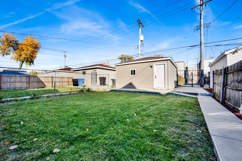 Tiny photo for 1047 N Saint Louis Avenue, Chicago, IL 60651 (MLS # 12528088)