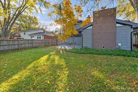 Tiny photo for 2041 Vermont Street, Rolling Meadows, IL 60008 (MLS # 12502532)
