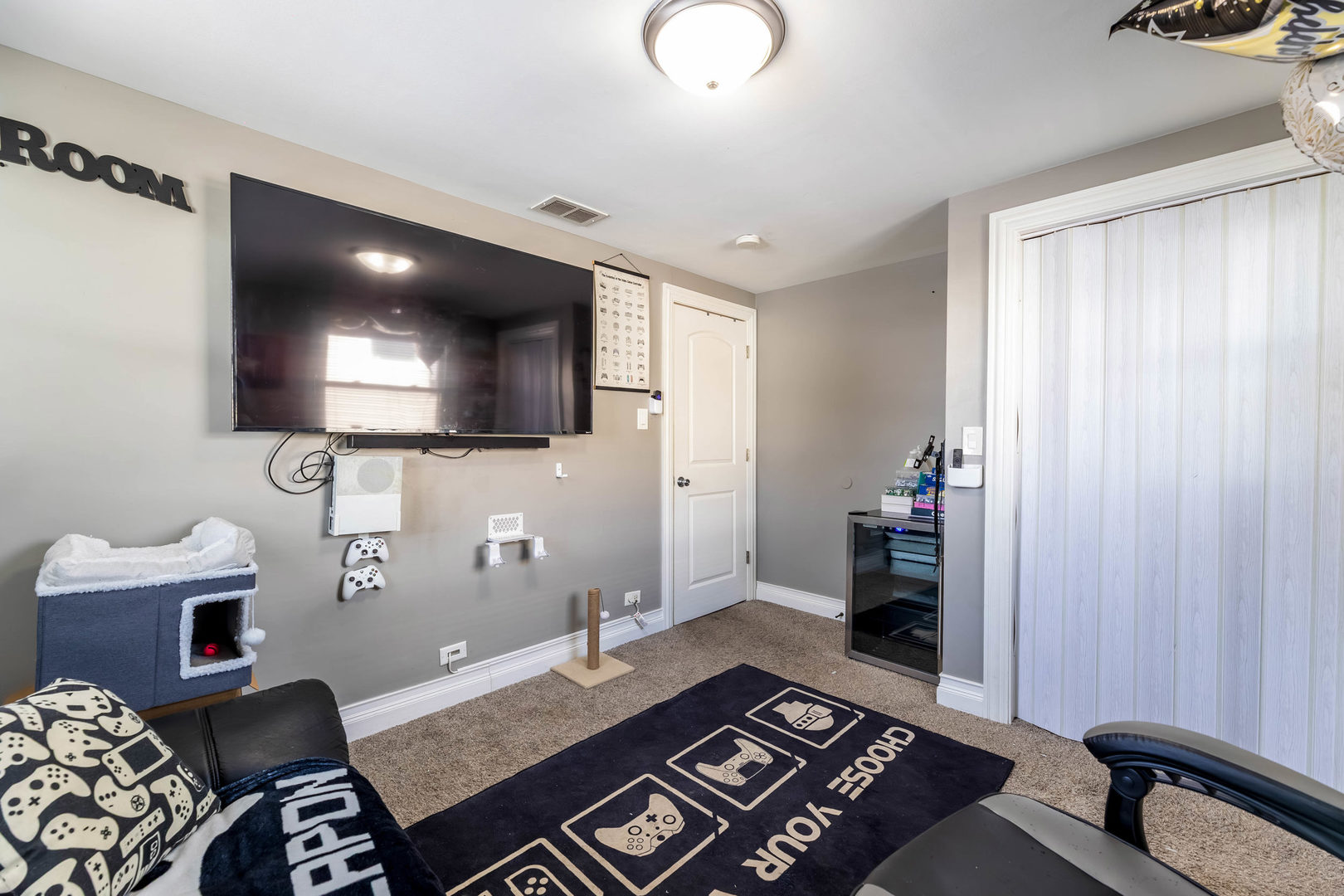 16641 Paulina Street