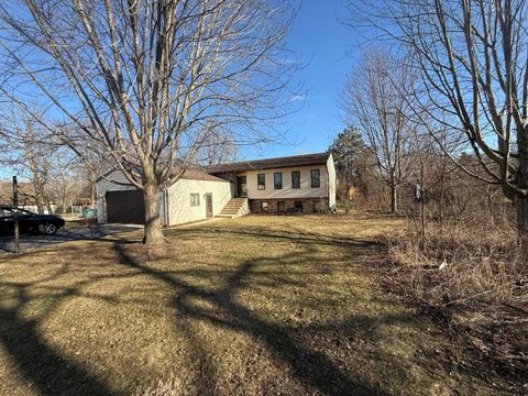 Tiny photo for 1807 Fargo Avenue, McHenry, IL 60050 (MLS # 12579084)