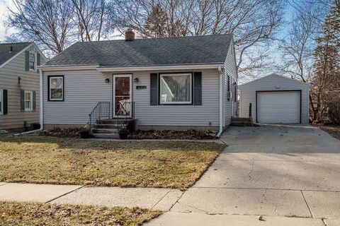 Photo of 1519 23rd Street, Rockford, IL 61108 (MLS # 12599598)