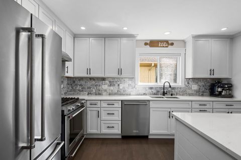 Tiny photo for 340 S Prospect Street, Roselle, IL 60172 (MLS # 12642957)