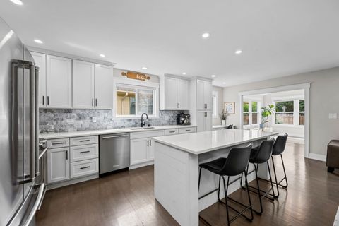 Tiny photo for 340 S Prospect Street, Roselle, IL 60172 (MLS # 12642957)