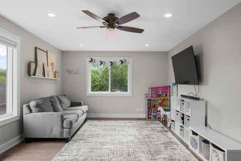 Tiny photo for 340 S Prospect Street, Roselle, IL 60172 (MLS # 12642957)
