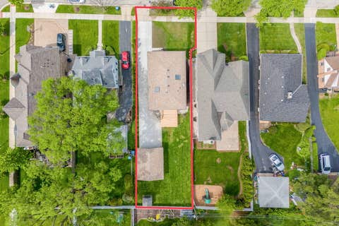 Tiny photo for 607 S Cedar Avenue, Elmhurst, IL 60126 (MLS # 12685164)