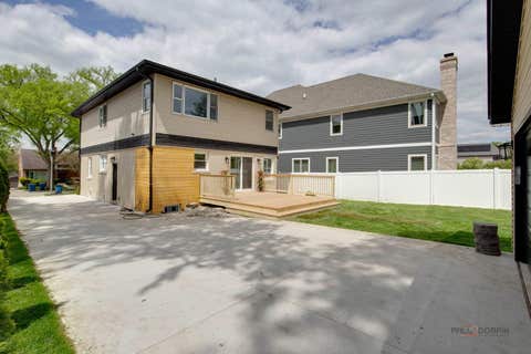 Tiny photo for 607 S Cedar Avenue, Elmhurst, IL 60126 (MLS # 12685164)