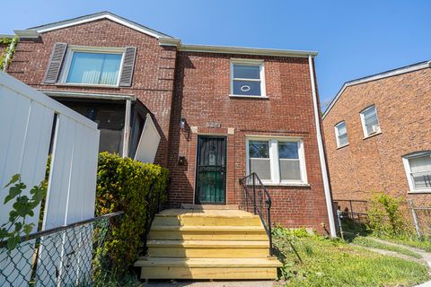 Photo of 734 E 105th Street, Chicago, IL 60628 (MLS # 12646597)