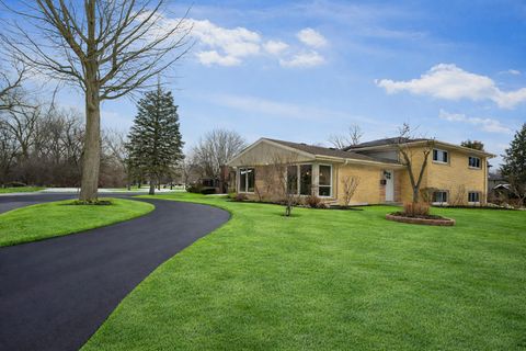 703 W Man A Wa Trail Mount Prospect IL 60056