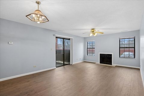 Tiny photo for 1911 N Hicks Road #103, Palatine, IL 60074 (MLS # 12585990)