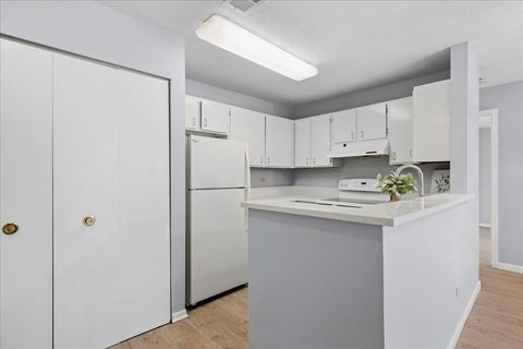 Tiny photo for 1911 N Hicks Road #103, Palatine, IL 60074 (MLS # 12585990)