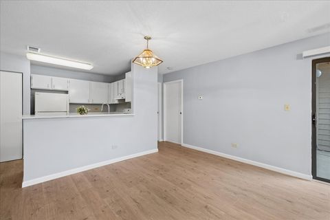 Tiny photo for 1911 N Hicks Road #103, Palatine, IL 60074 (MLS # 12585990)