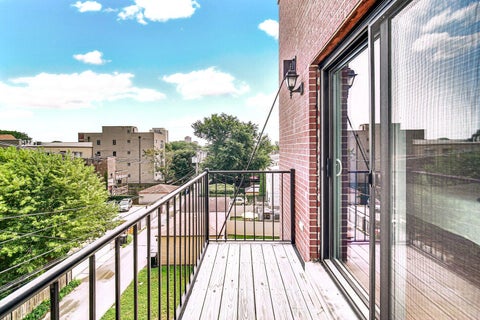 Tiny photo for 3541 S Prairie Avenue #4, Chicago, IL 60653 (MLS # 12762308)