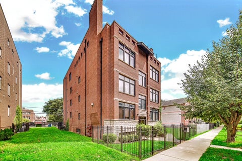 Tiny photo for 3541 S Prairie Avenue #4, Chicago, IL 60653 (MLS # 12762308)