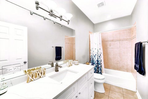 Tiny photo for 3541 S Prairie Avenue #4, Chicago, IL 60653 (MLS # 12762308)