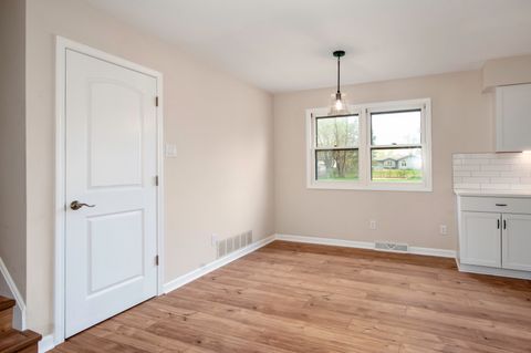 Tiny photo for 931 Regent Street, New Lenox, IL 60451 (MLS # 12624471)