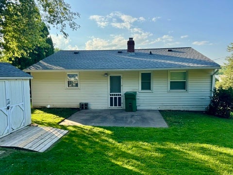 Tiny photo for 1117 Briarcliff Lane, Clinton, IA 52732 (MLS # 12744018)