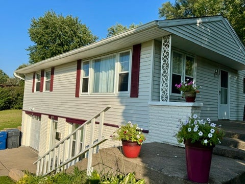 Tiny photo for 1117 Briarcliff Lane, Clinton, IA 52732 (MLS # 12744018)