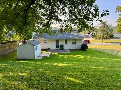 Tiny photo for 1117 Briarcliff Lane, Clinton, IA 52732 (MLS # 12744018)