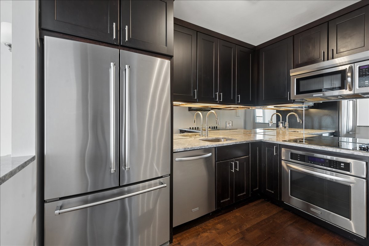 1550 N LAKE SHORE Drive 30D