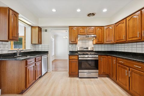 Tiny photo for 522 W Council Trail, Mount Prospect, IL 60056 (MLS # 12490136)