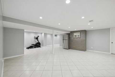Tiny photo for 522 W Council Trail, Mount Prospect, IL 60056 (MLS # 12490136)
