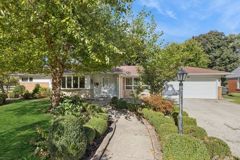 Photo of 522 W Council Trail, Mount Prospect, IL 60056 (MLS # 12490136)