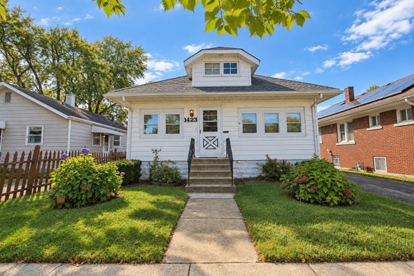 1423 N RAYNOR AVE, JOLIET, IL 60435 - Image 57e6d3799bfa3a52e79e192d3ebe9f12/1718034095
