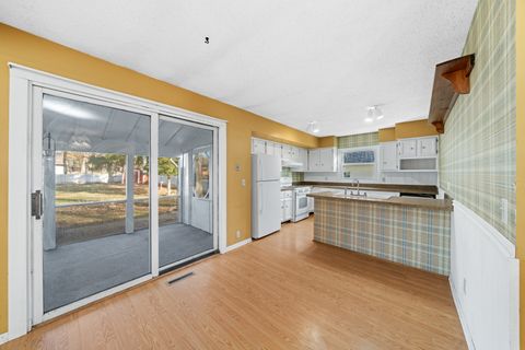 Tiny photo for 586 Holiday Drive, Lake Holiday, IL 60552 (MLS # 12586829)