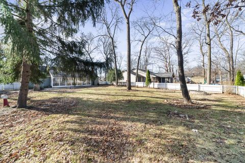 Tiny photo for 586 Holiday Drive, Lake Holiday, IL 60552 (MLS # 12586829)