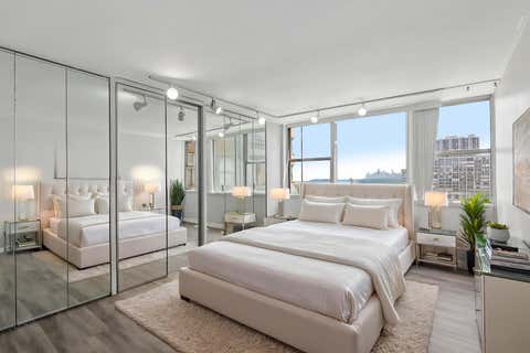 Tiny photo for 6301 N Sheridan Road #24E, Chicago, IL 60660 (MLS # 12689824)
