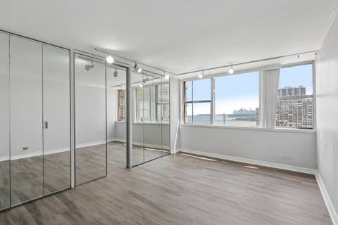 Tiny photo for 6301 N Sheridan Road #24E, Chicago, IL 60660 (MLS # 12689824)